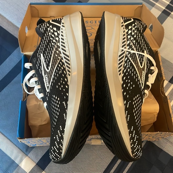 BROOKS LEVITATE CTS - Picture 6 of 8